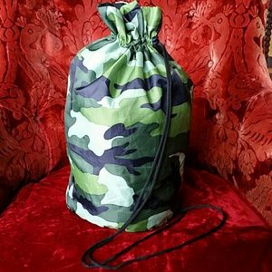 Camo cinch bag
